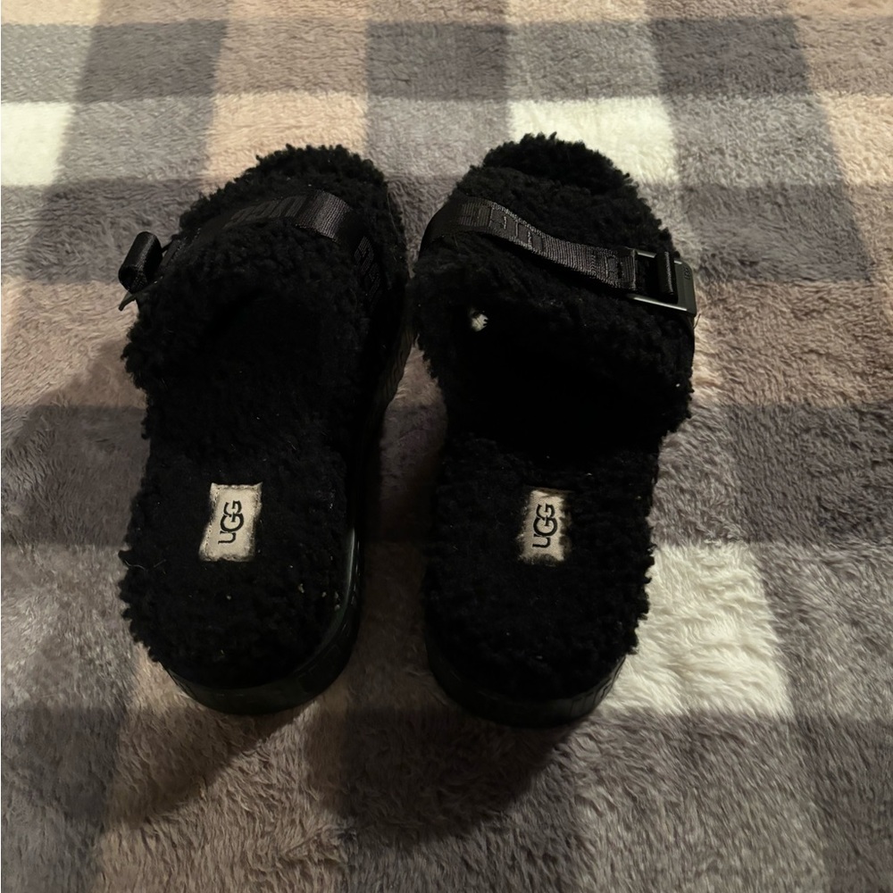 UGG black sheepskin platform slides - Picture 2 of 3